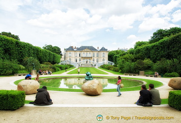 Extensive grounds of the Musée Rodin